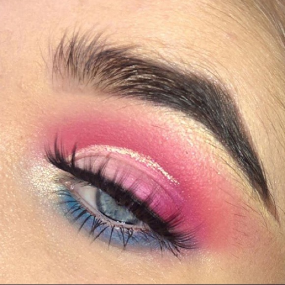 Meet your Posher, Astrid - Picture 1 of 1